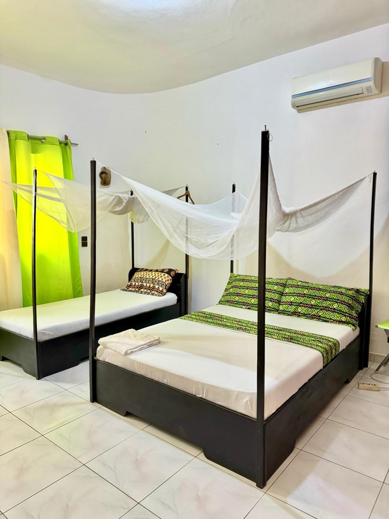Guesthouse Cocotiers Cotonou Eksteriør billede