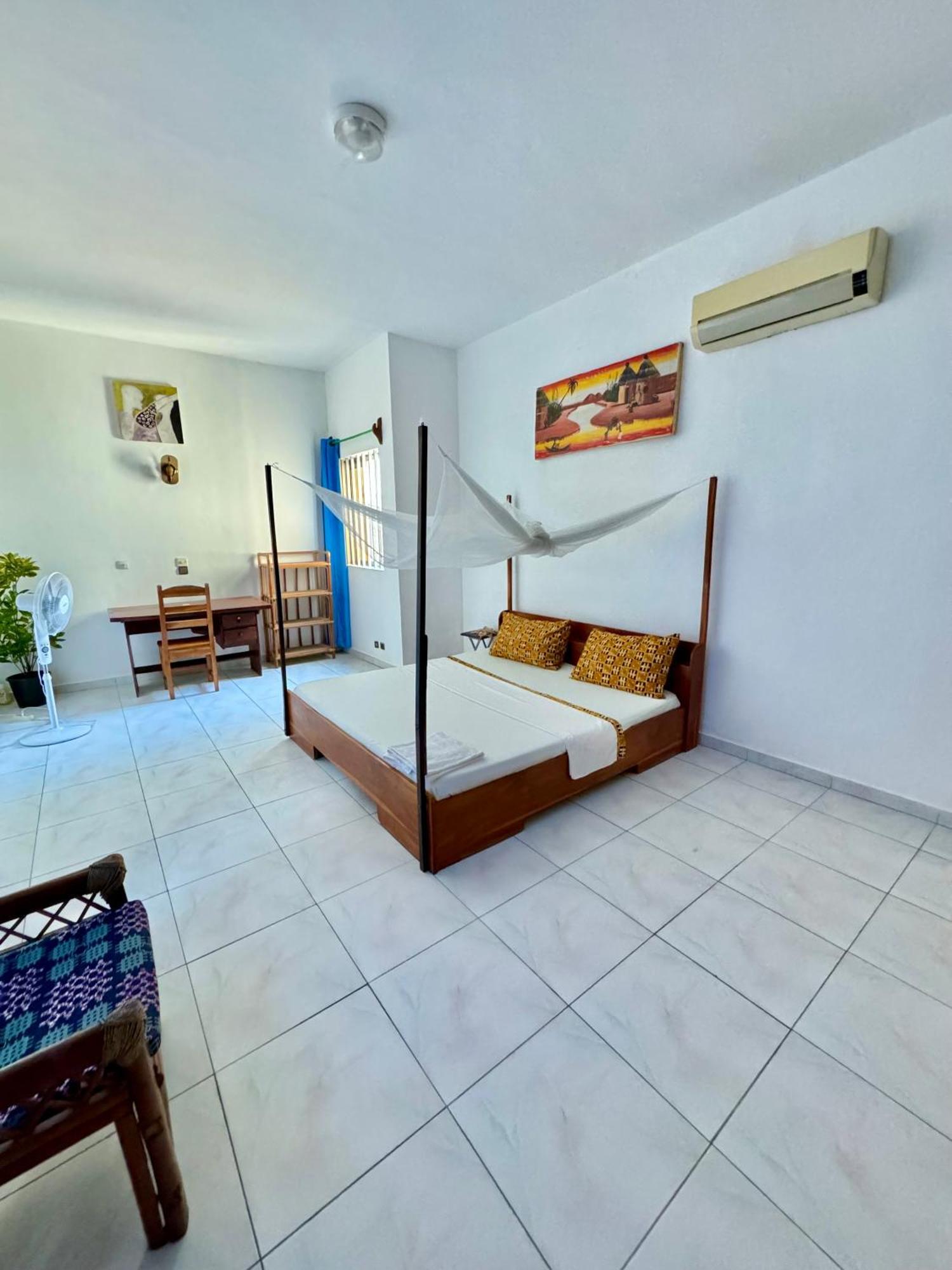 Guesthouse Cocotiers Cotonou Eksteriør billede